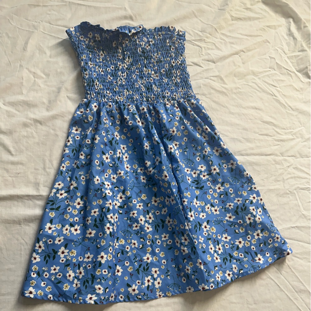 SHEIN Women’s Blue Floral Smocked Dress